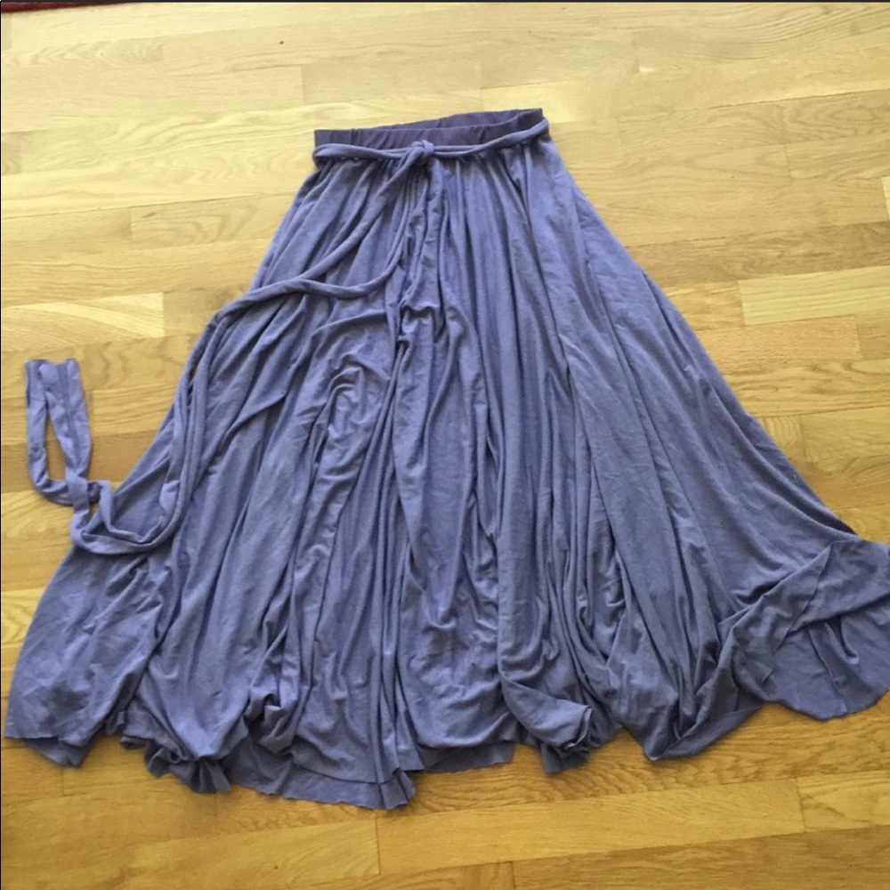 Fun flirty skirt with slit!